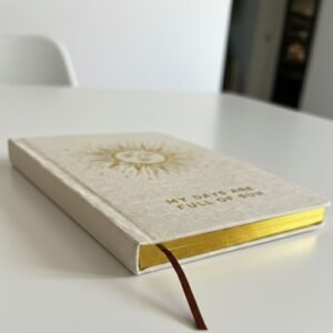 Diario de Gratitud Marfil y Oro 120p - Diseño Sol Dorado - Imagen 3