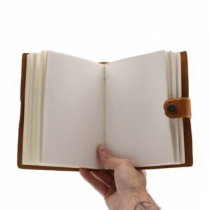 Cuaderno de cuero con relieve – Patrón floral en tono beige –  17.8×12.7 cm - Imagen 6