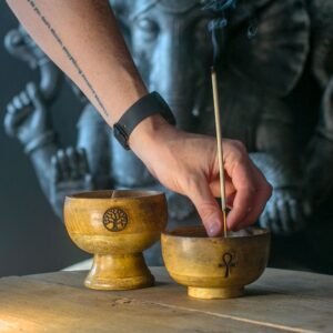 Cuenco Portaincienso de Madera de Mango Om - Ritual Grande - Imagen 3