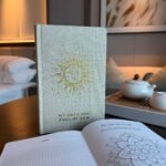 Diario de Gratitud Marfil y Oro 120p - Diseño Sol Dorado