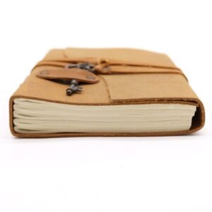 Cuaderno Oiled Tan Leather con Cierre de Llave Vintage - Imagen 3