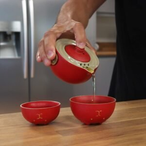 Set de Té de Viaje Gato de la Suerte Rojo - Tetera y 2 Tazas - Imagen 4