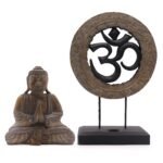 Buddha Feng Shui Set: Buda y Panel Om en Madera - Gris y Negro