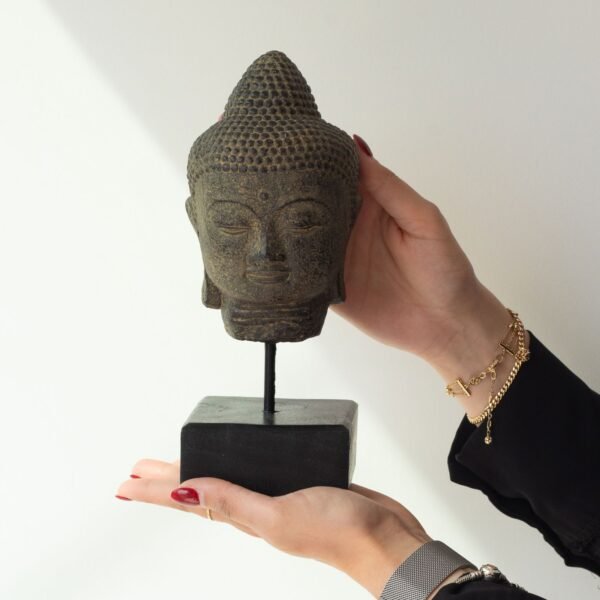 Cabeza de Buda en Soporte - Escultura Gris Zen (Estilo Piedra)