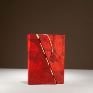 Cuaderno Artesanal Lokta Floral Rubí con Cierre de Bambú – 45 Hojas - Imagen 2