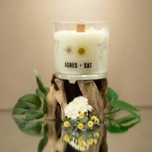 Vela de Cera de Soja Botánica Agnes + Cat – Windermere | Aroma Fresco y Floral - Imagen 2
