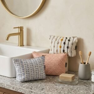 Neceser de Aseo Nomad Sari Jacquard – Modelo Rose Lattice (16x25 cm) - Imagen 4