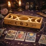 Bandeja de Madera de Mango para Tarot - Organizador con Fases Lunares y Soporte para Cartas - Imagen 3